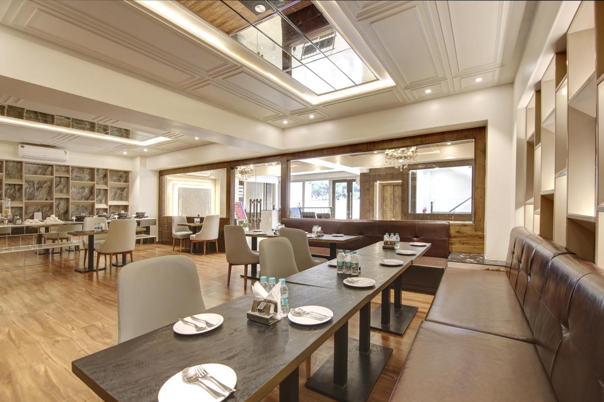 Marks Hotel & Banquet Noida Dış mekan fotoğraf