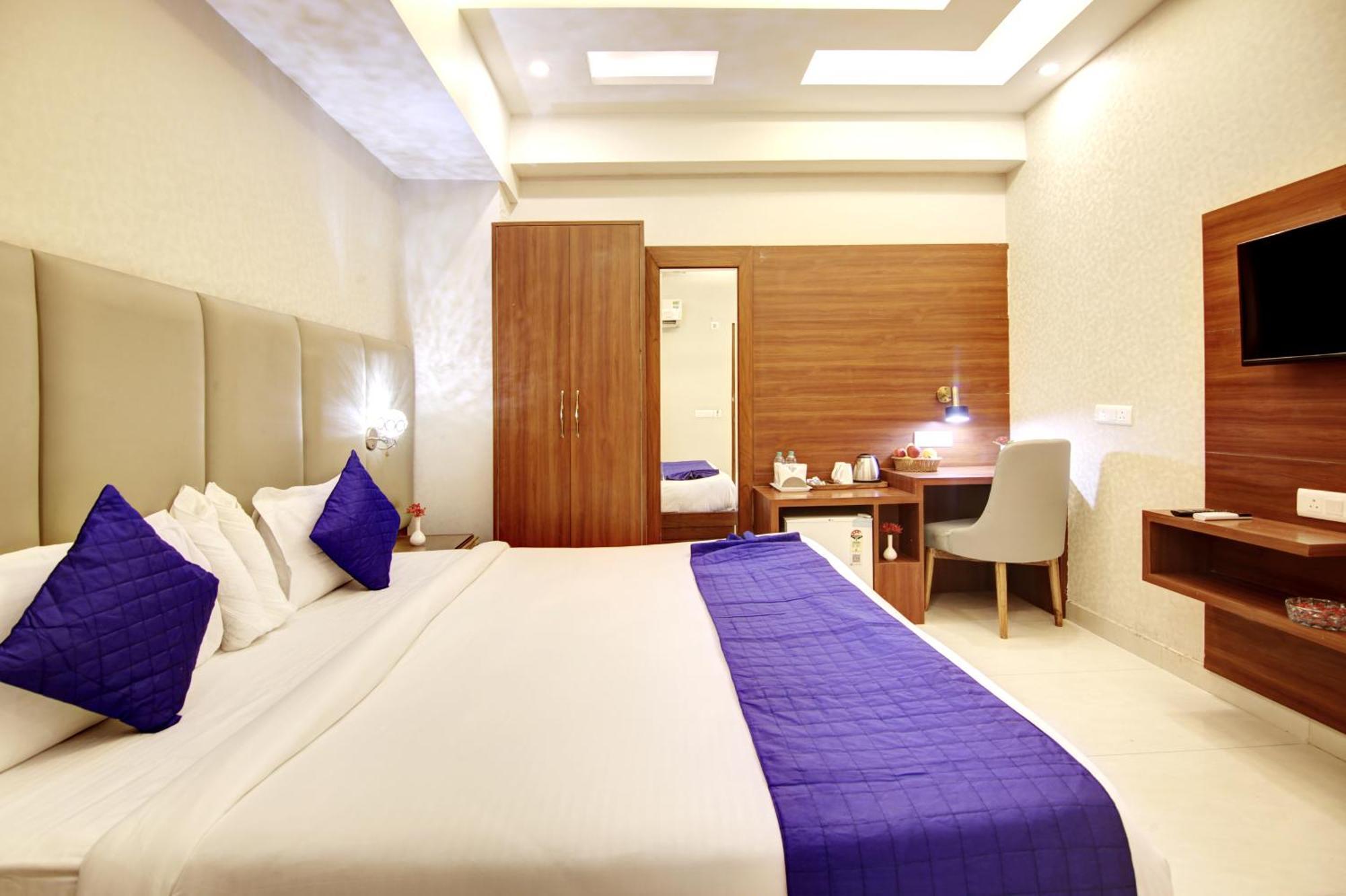 Marks Hotel & Banquet Noida Dış mekan fotoğraf