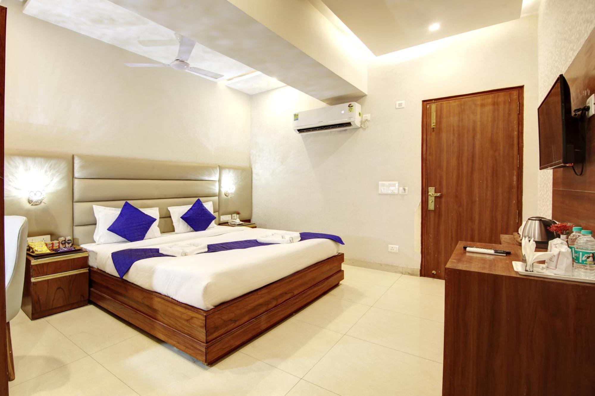 Marks Hotel & Banquet Noida Dış mekan fotoğraf