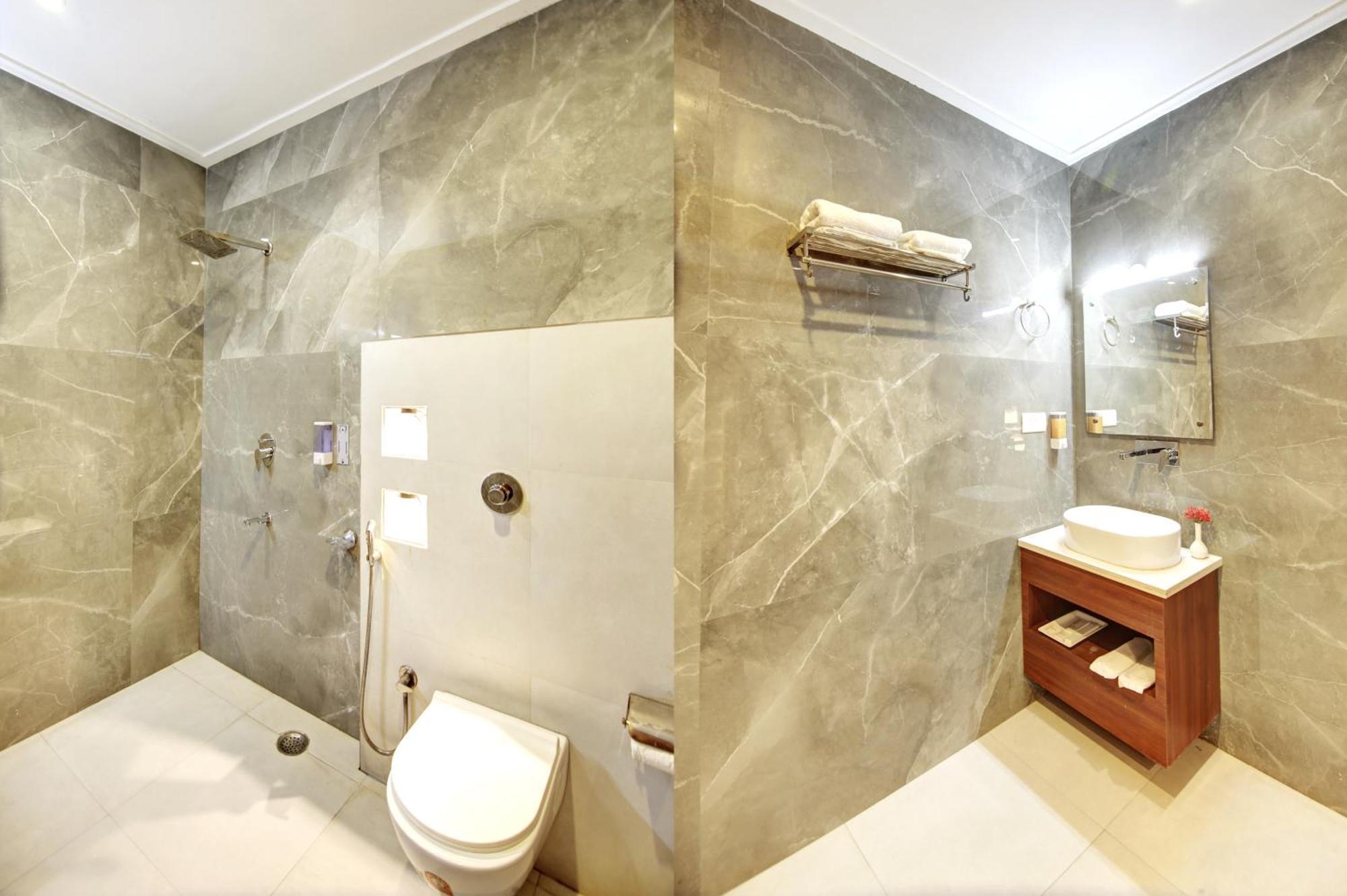Marks Hotel & Banquet Noida Dış mekan fotoğraf