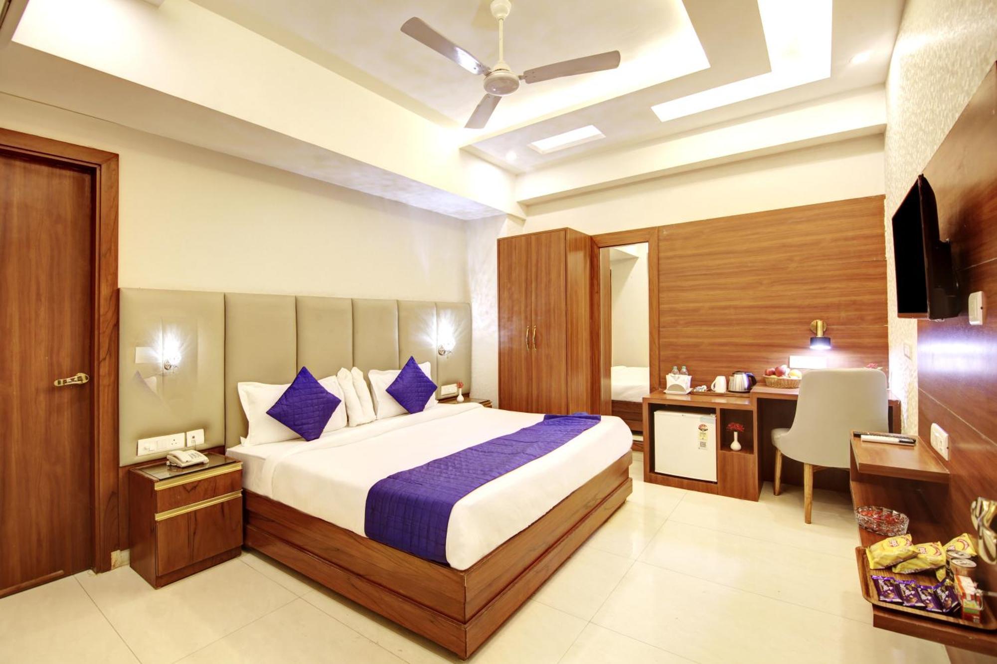 Marks Hotel & Banquet Noida Dış mekan fotoğraf