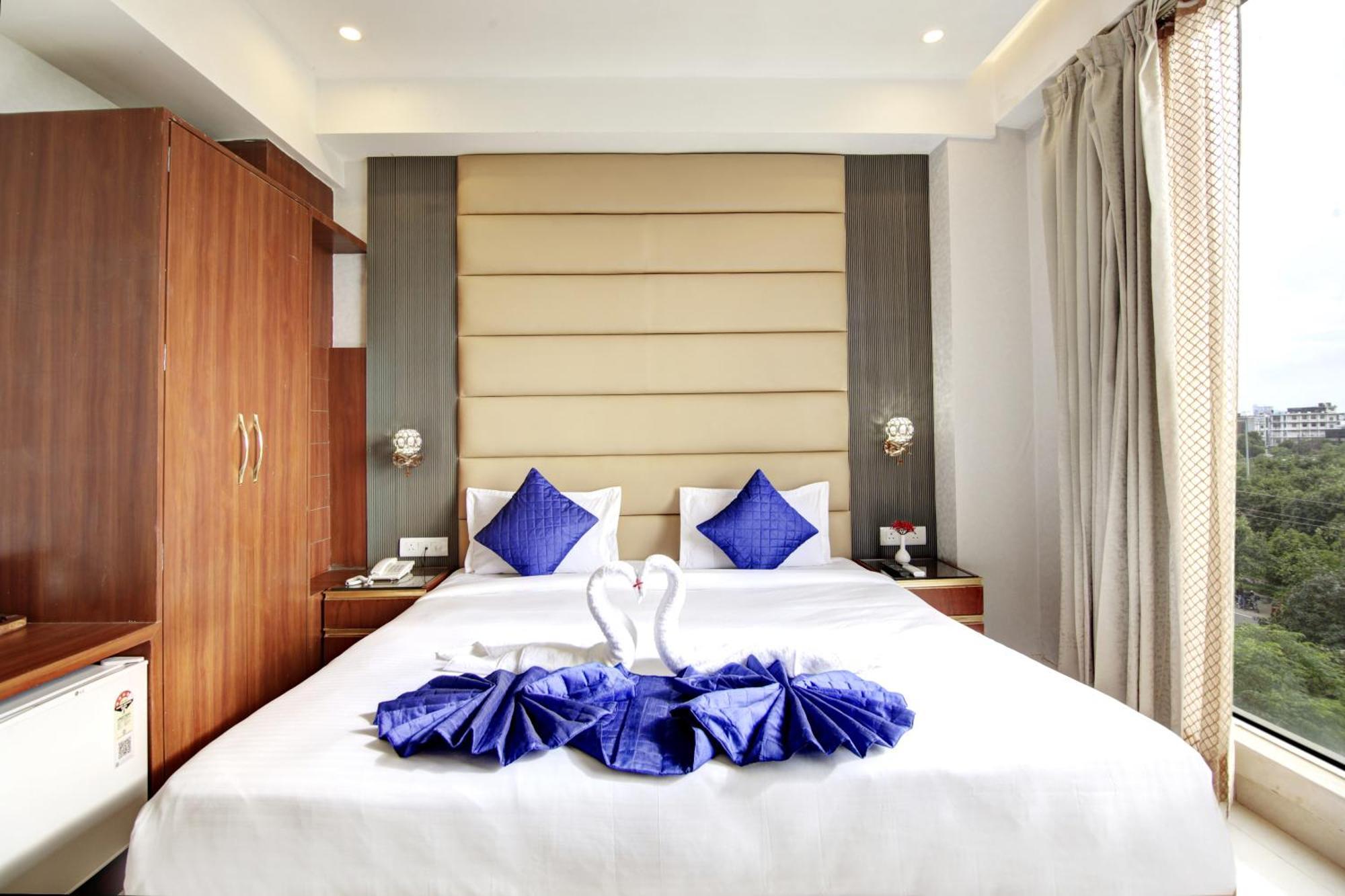 Marks Hotel & Banquet Noida Dış mekan fotoğraf