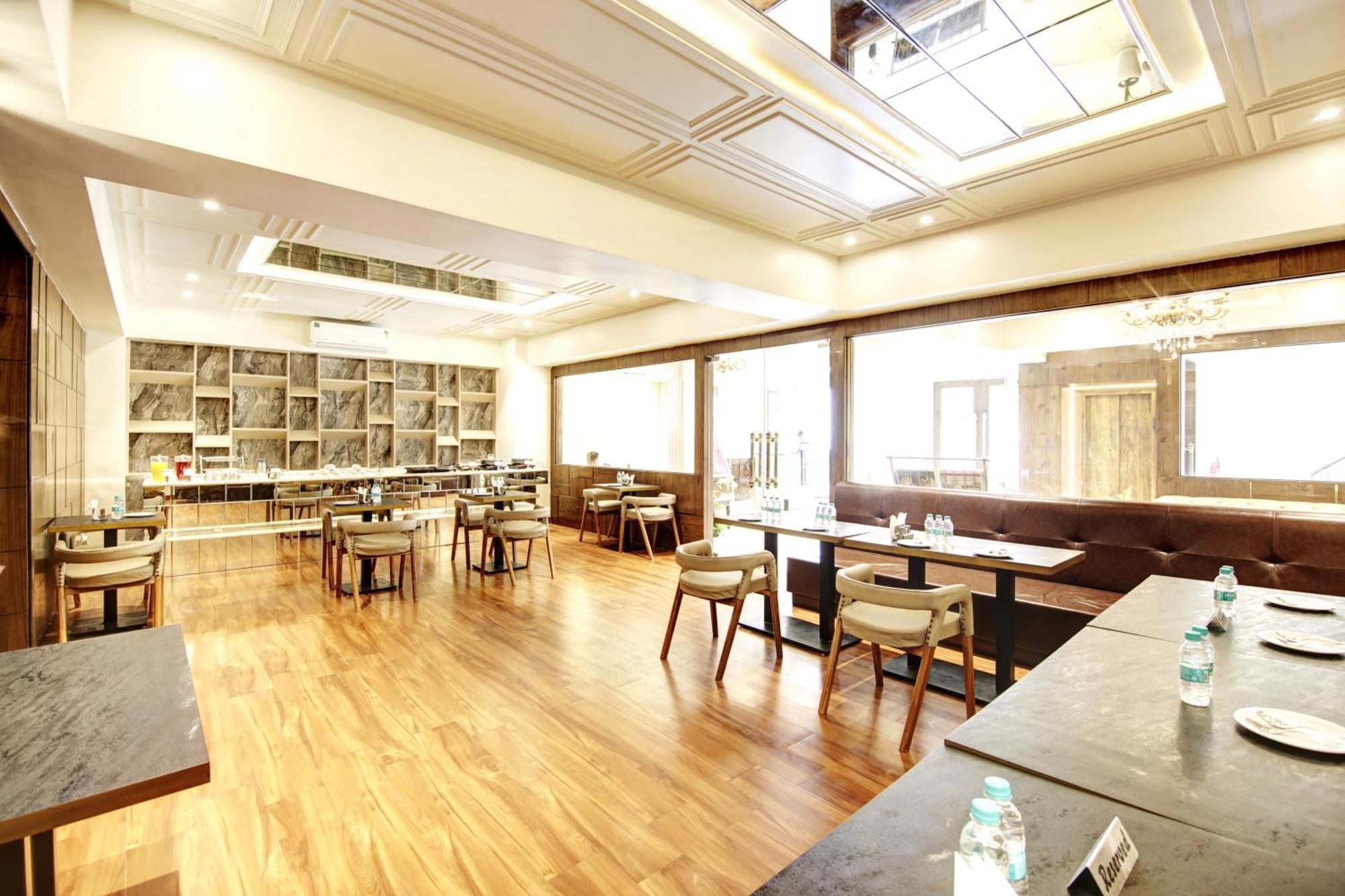 Marks Hotel & Banquet Noida Dış mekan fotoğraf