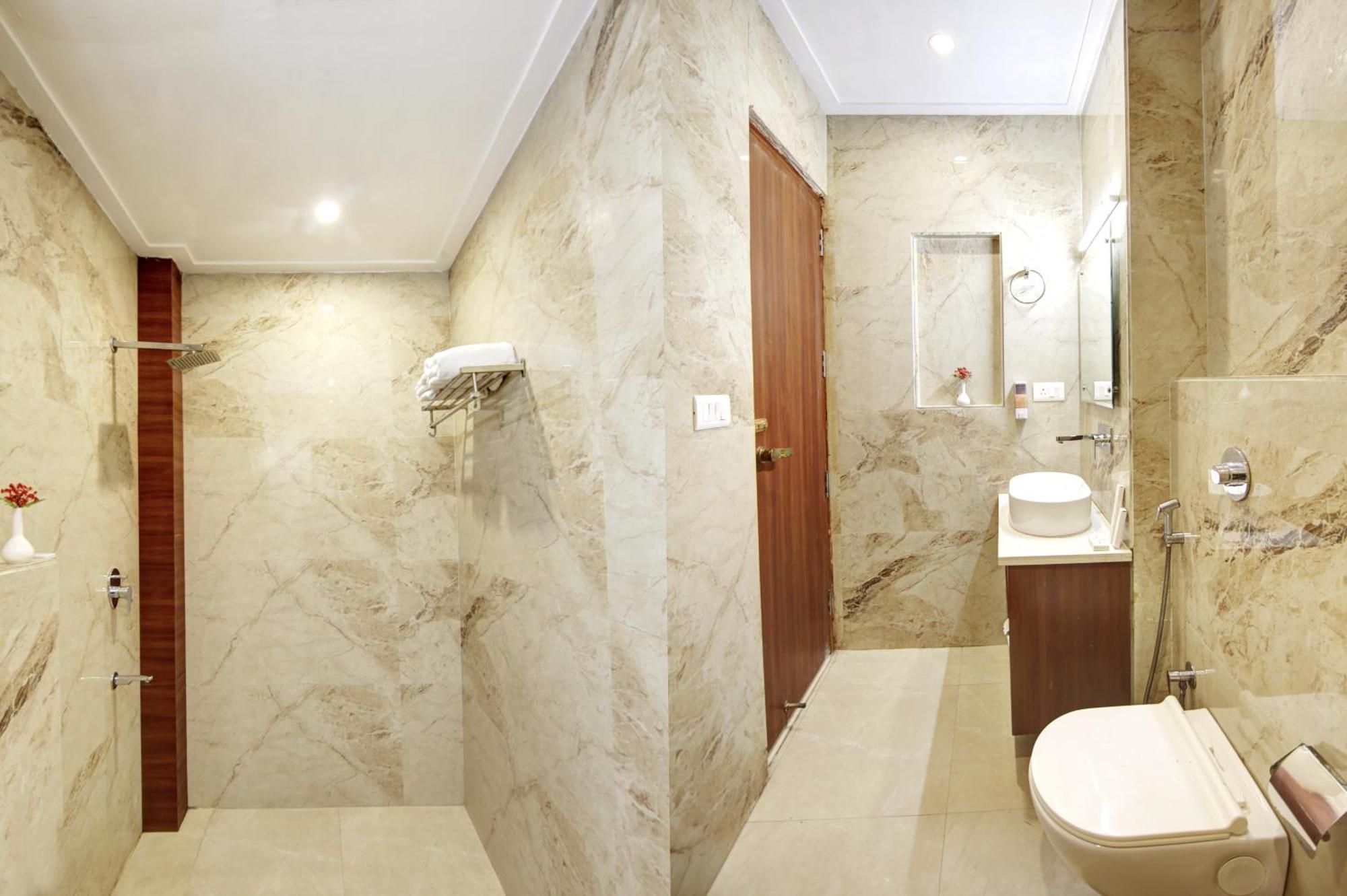 Marks Hotel & Banquet Noida Dış mekan fotoğraf