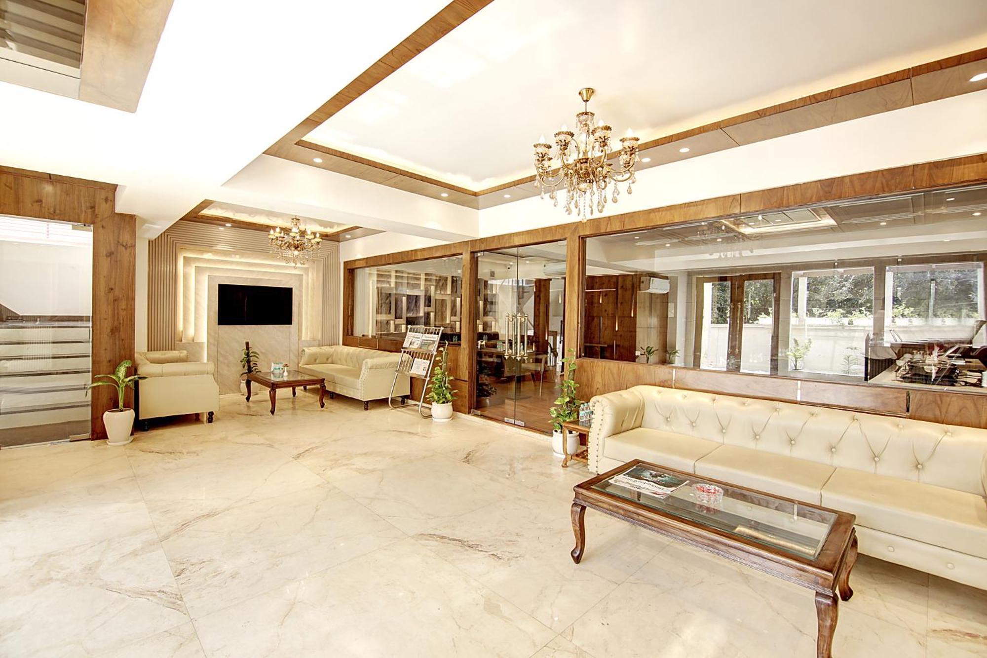 Marks Hotel & Banquet Noida Dış mekan fotoğraf