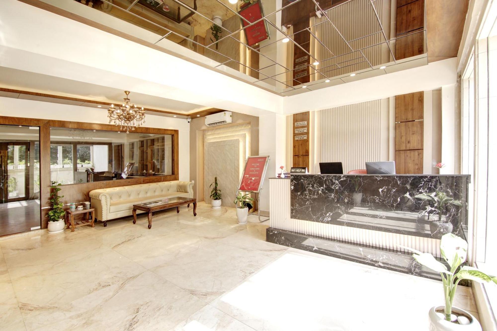 Marks Hotel & Banquet Noida Dış mekan fotoğraf