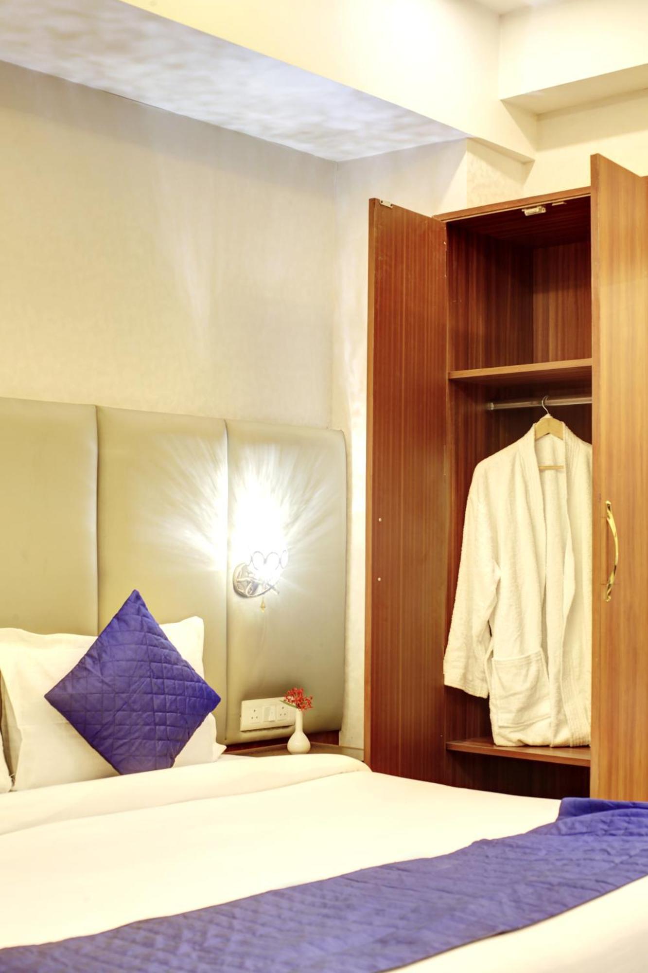Marks Hotel & Banquet Noida Dış mekan fotoğraf